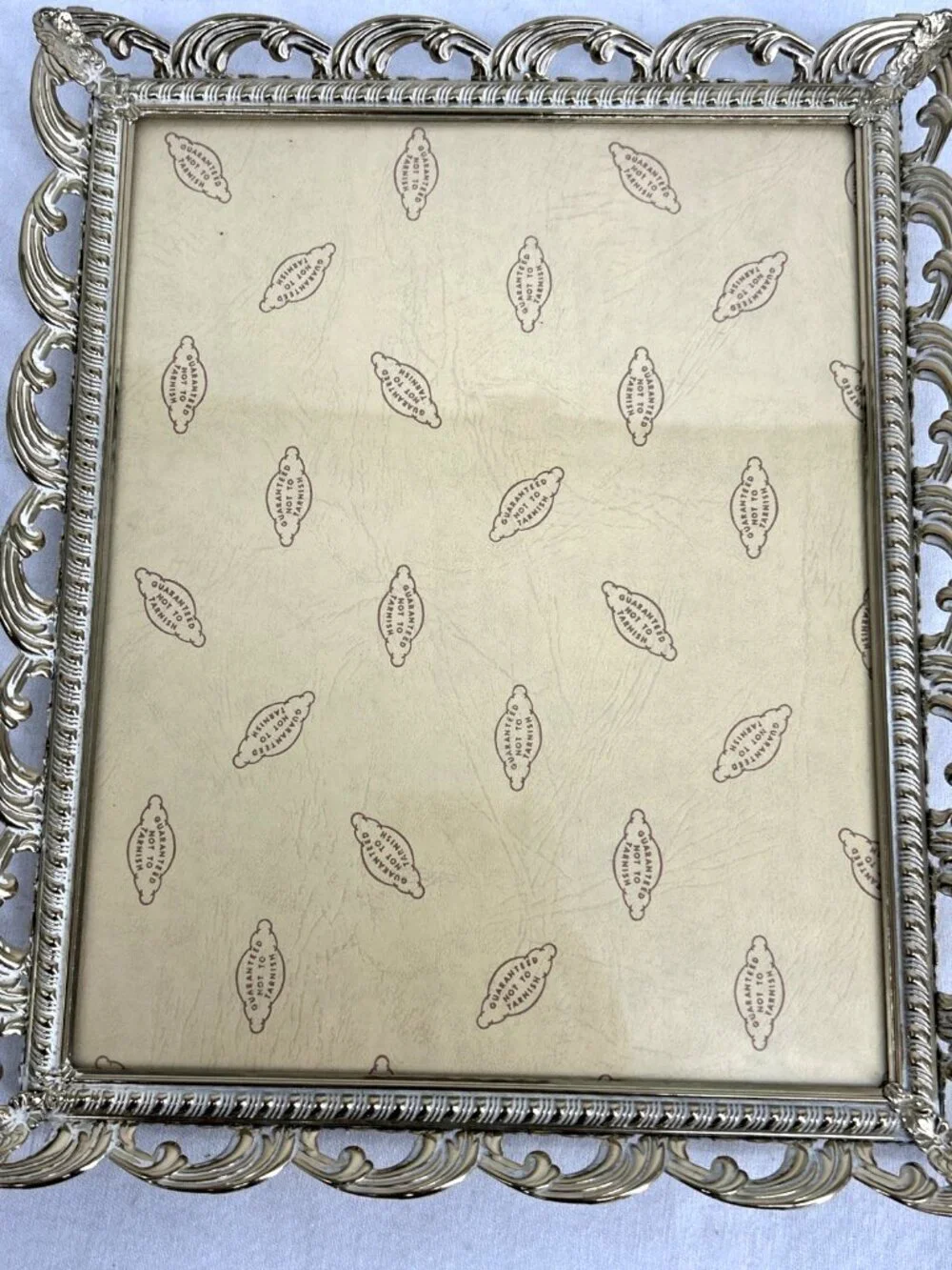 Picture Frame Metal Scalloped Edge 8 x 10